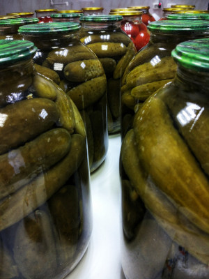 Огурцы маринованые